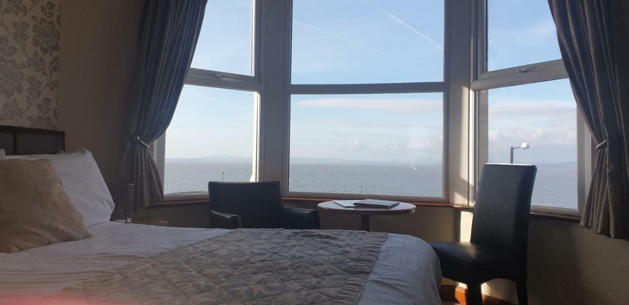 Deluxe Double or Twin Room with Sea View,1279687936:JPEG
