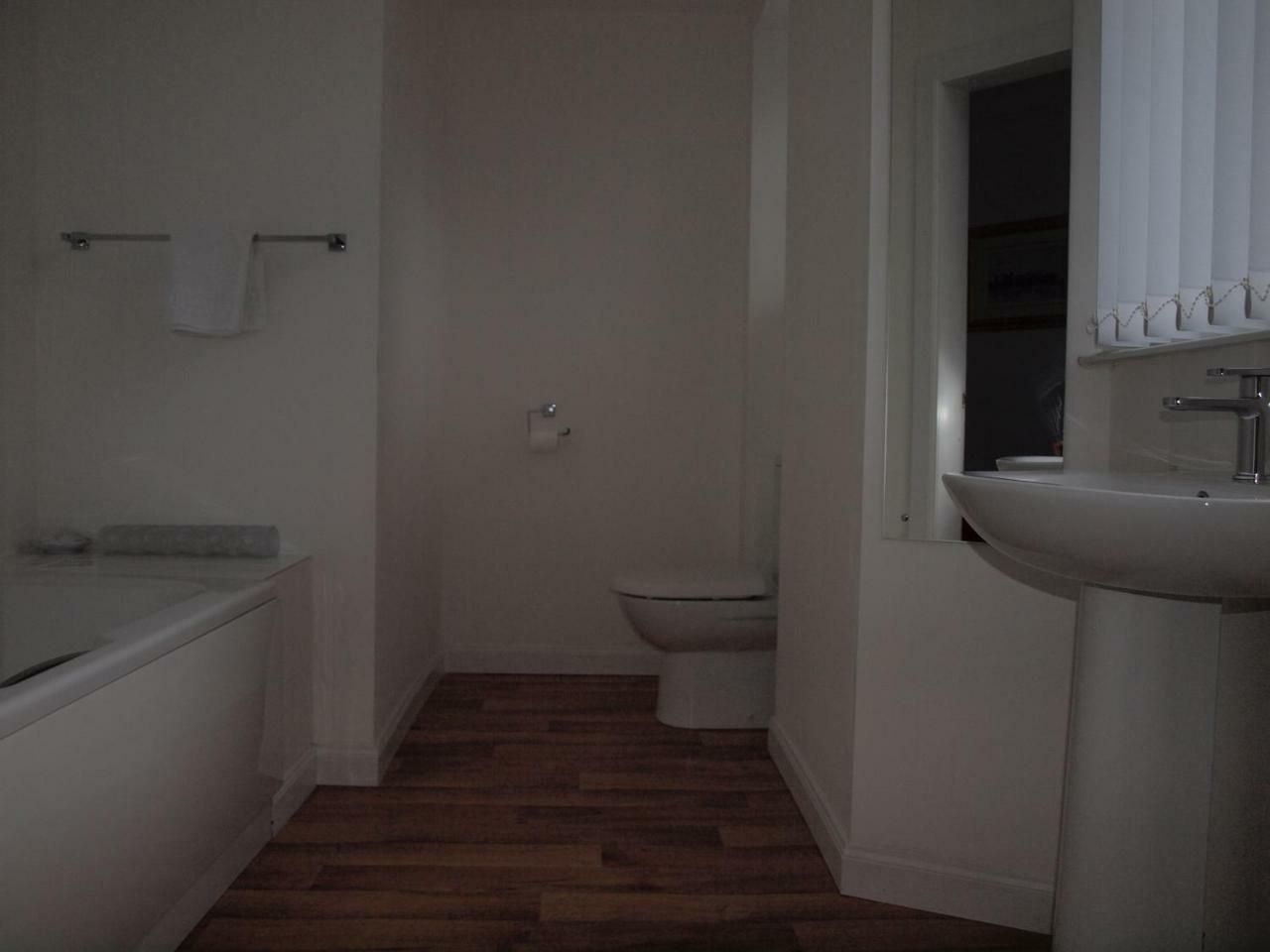 Family Room (2 Adults + 2 Children)