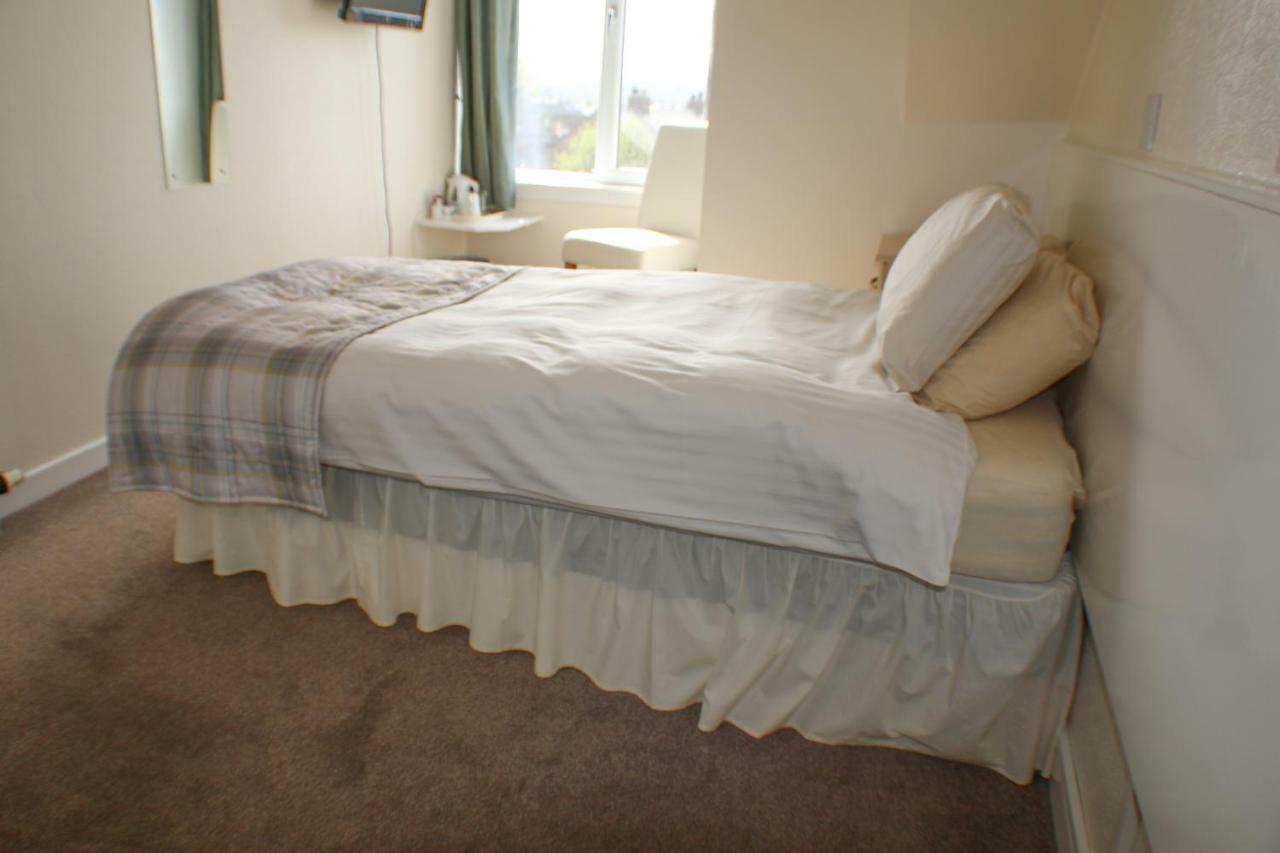 Single Room with Shared Shower and Toilet