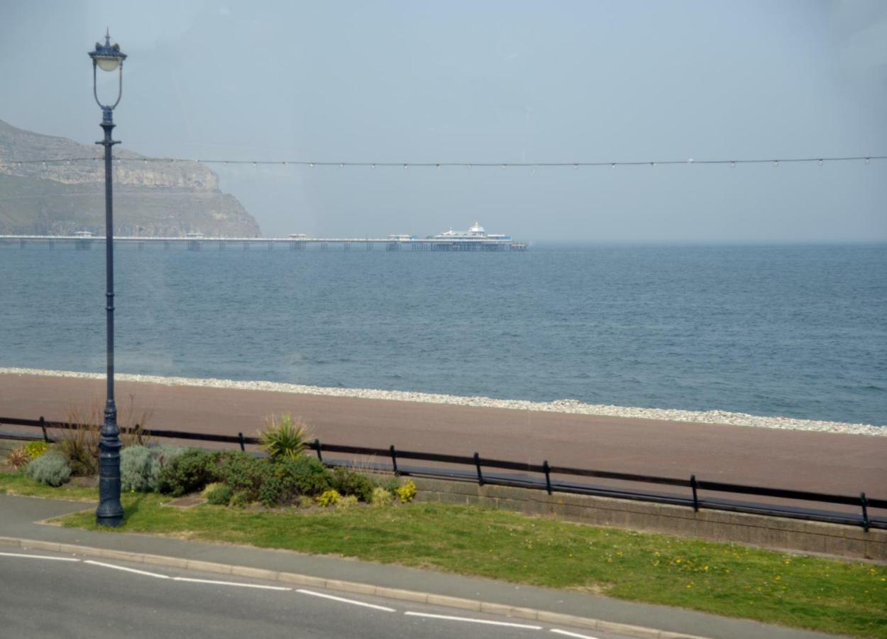 Twin Room with Sea View,795361491:JPEG