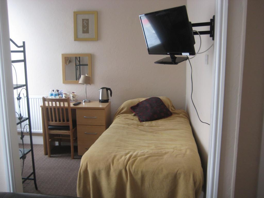 Family Room with Bathroom,79722282:JPEG