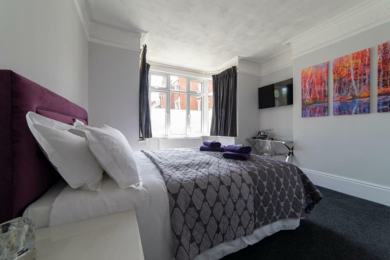 Large Double Room,803724972:JPEG