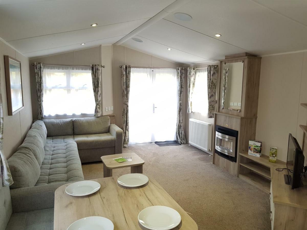 2 Bedroom Platinum Caravan Lodge
