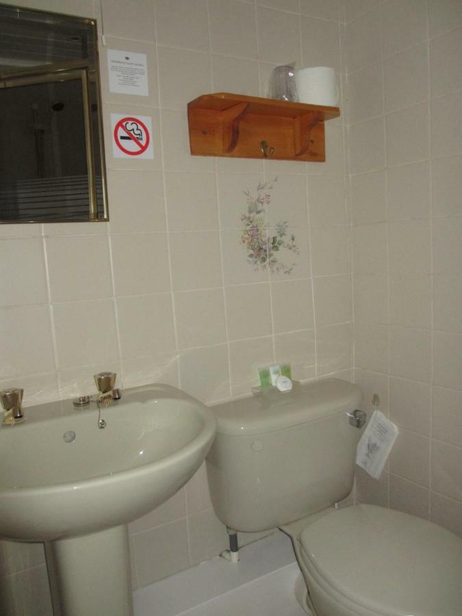 Single Room,1362656777:JPEG