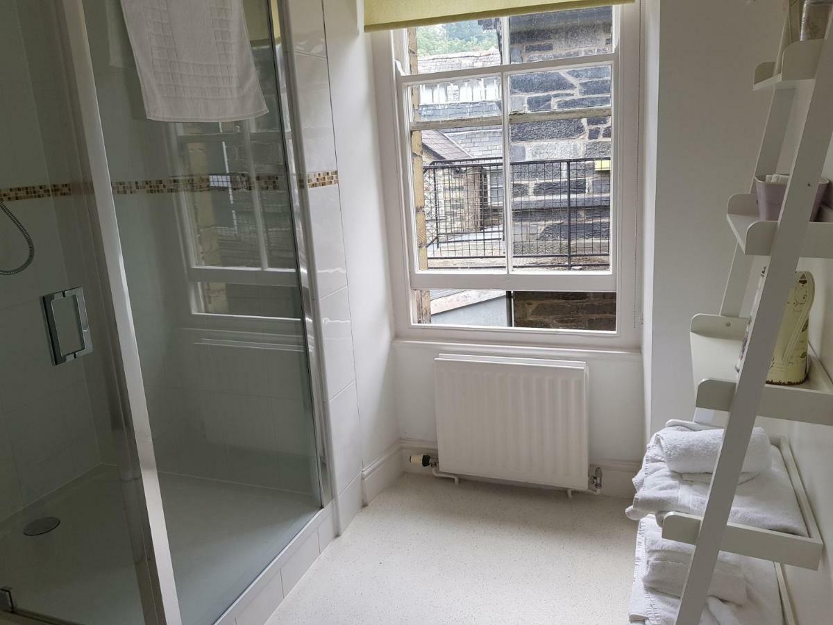 Deluxe Suite (Not Pet-Friendly)