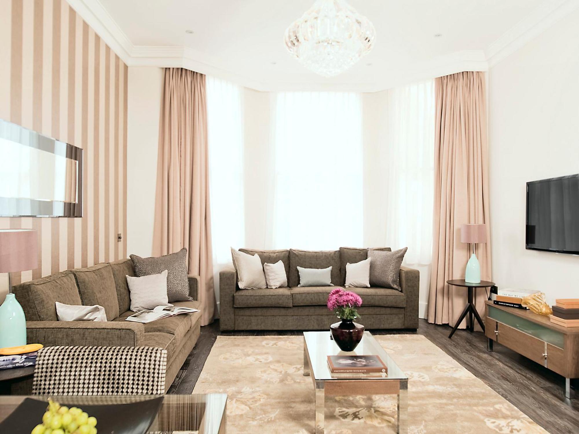 Deluxe One-Bedroom Apartment,137346501:JPEG