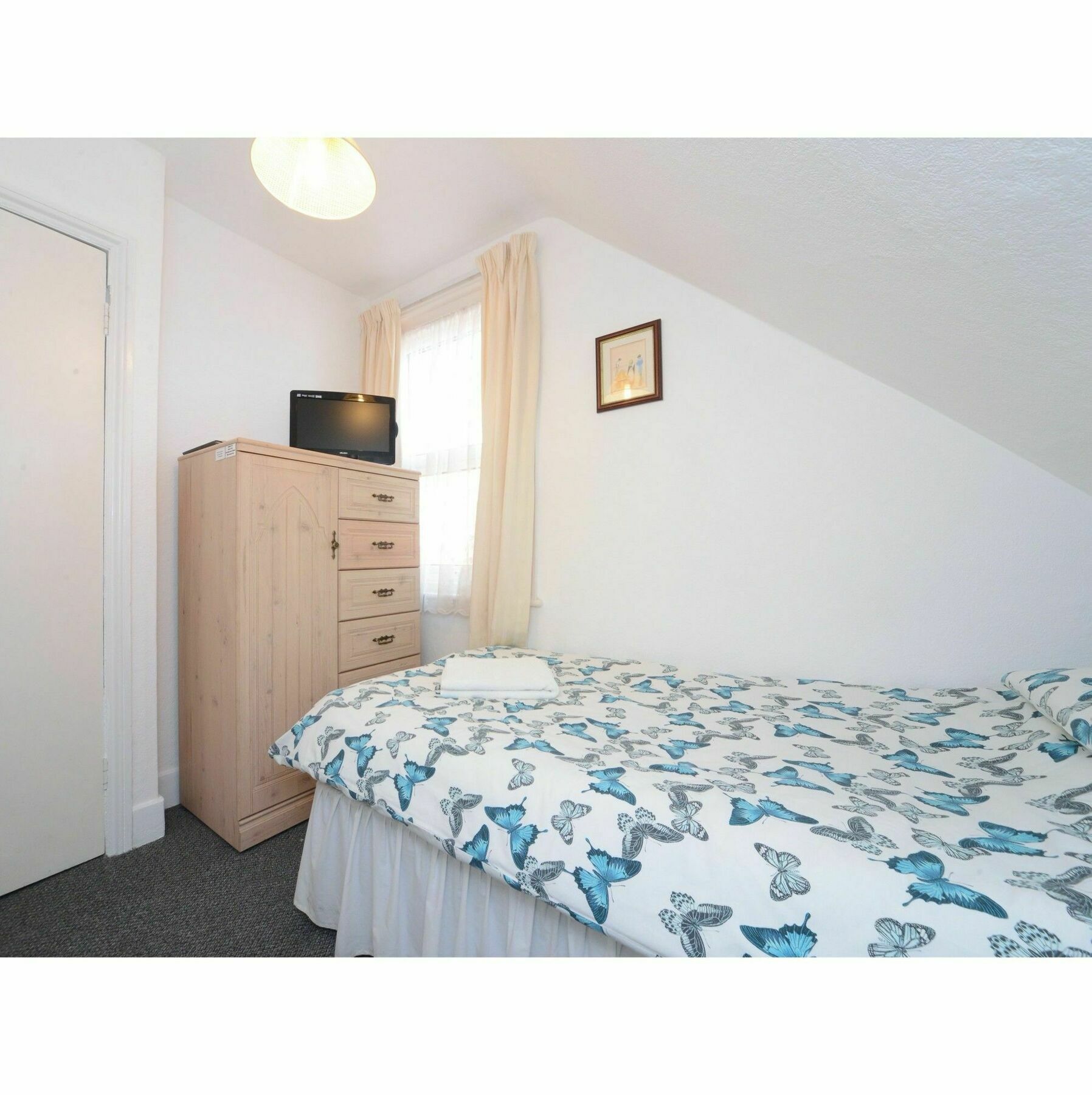 Single Room with Private Bathroom