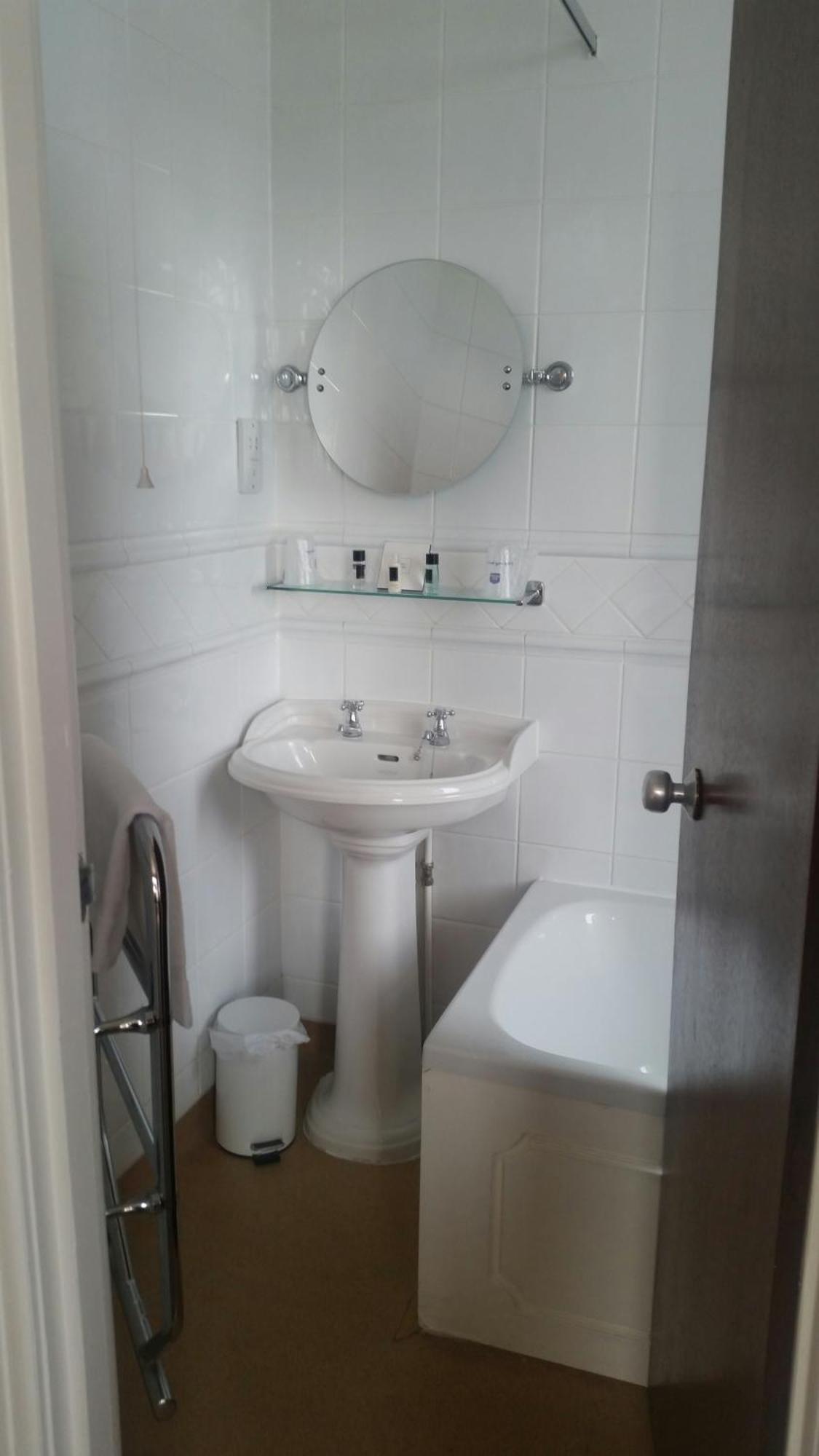 Double Room,1352186930:JPEG