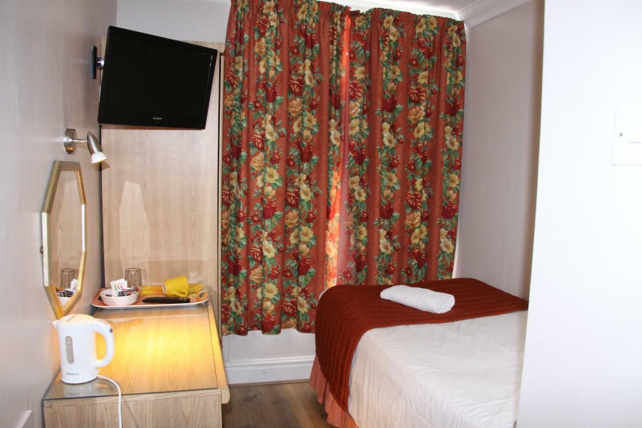 Single Room with Private Bathroom