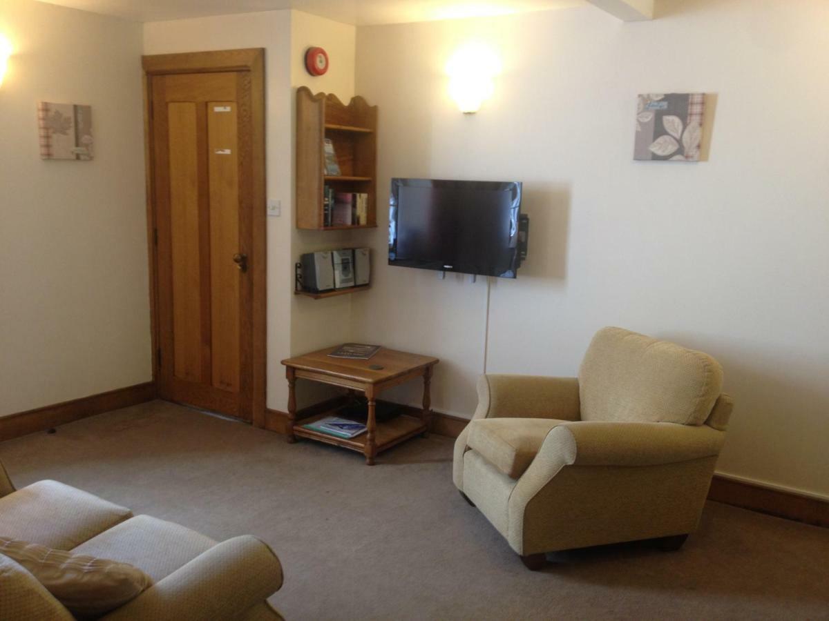 One-Bedroom Apartment (2 Adults)