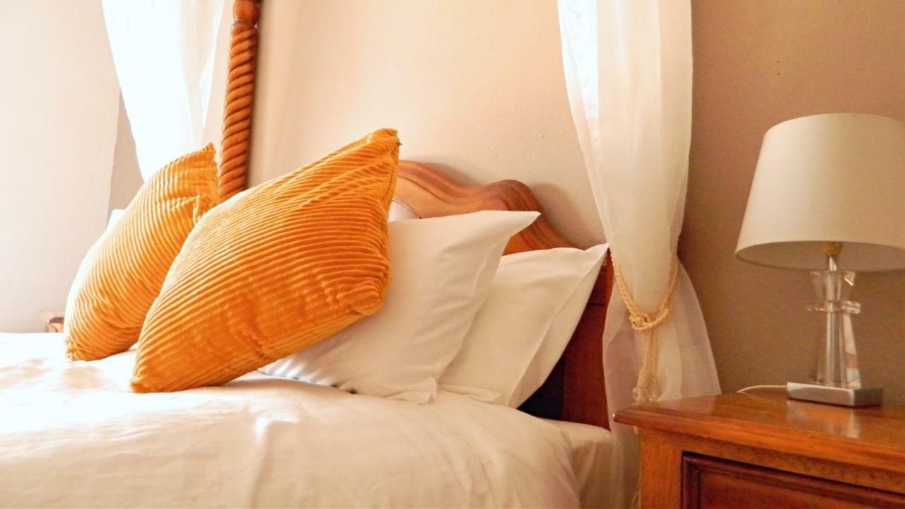 Room with Four-Poster Bed,845971025:JPEG