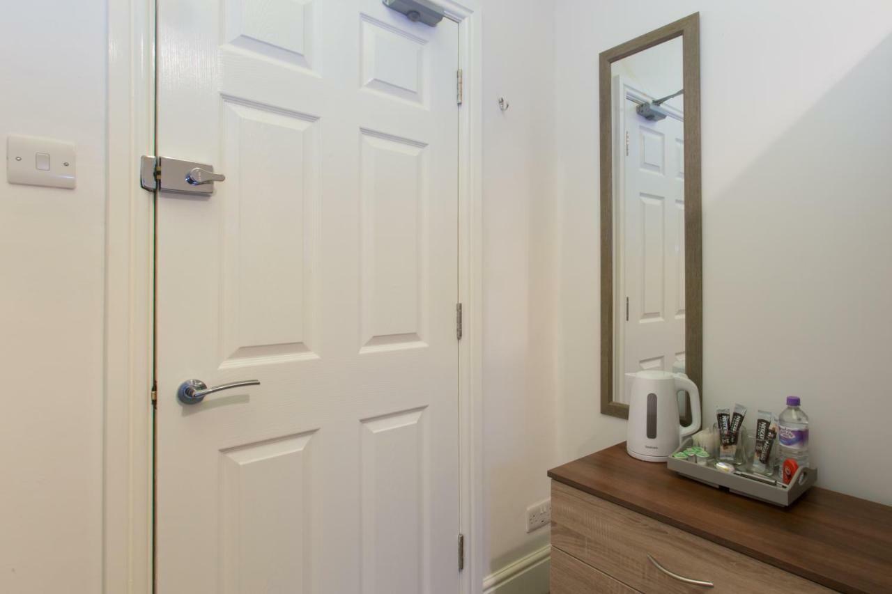 Single Room with Private Bathroom,857785130:JPEG