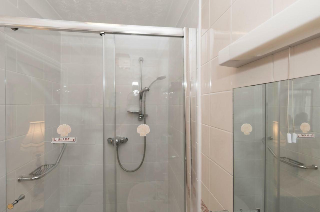 Double Room with Private Bathroom,1616464216:JPEG