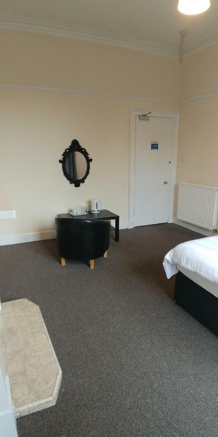 Double Room with Shared Bathroom,863162264:JPEG