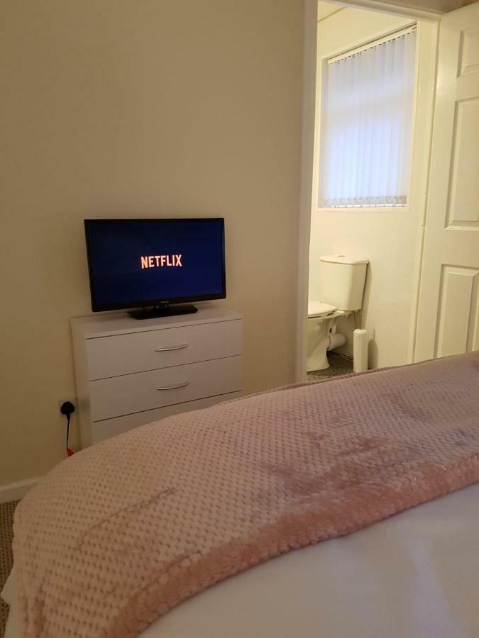 King Room with Private Bathroom,871320941:JPEG