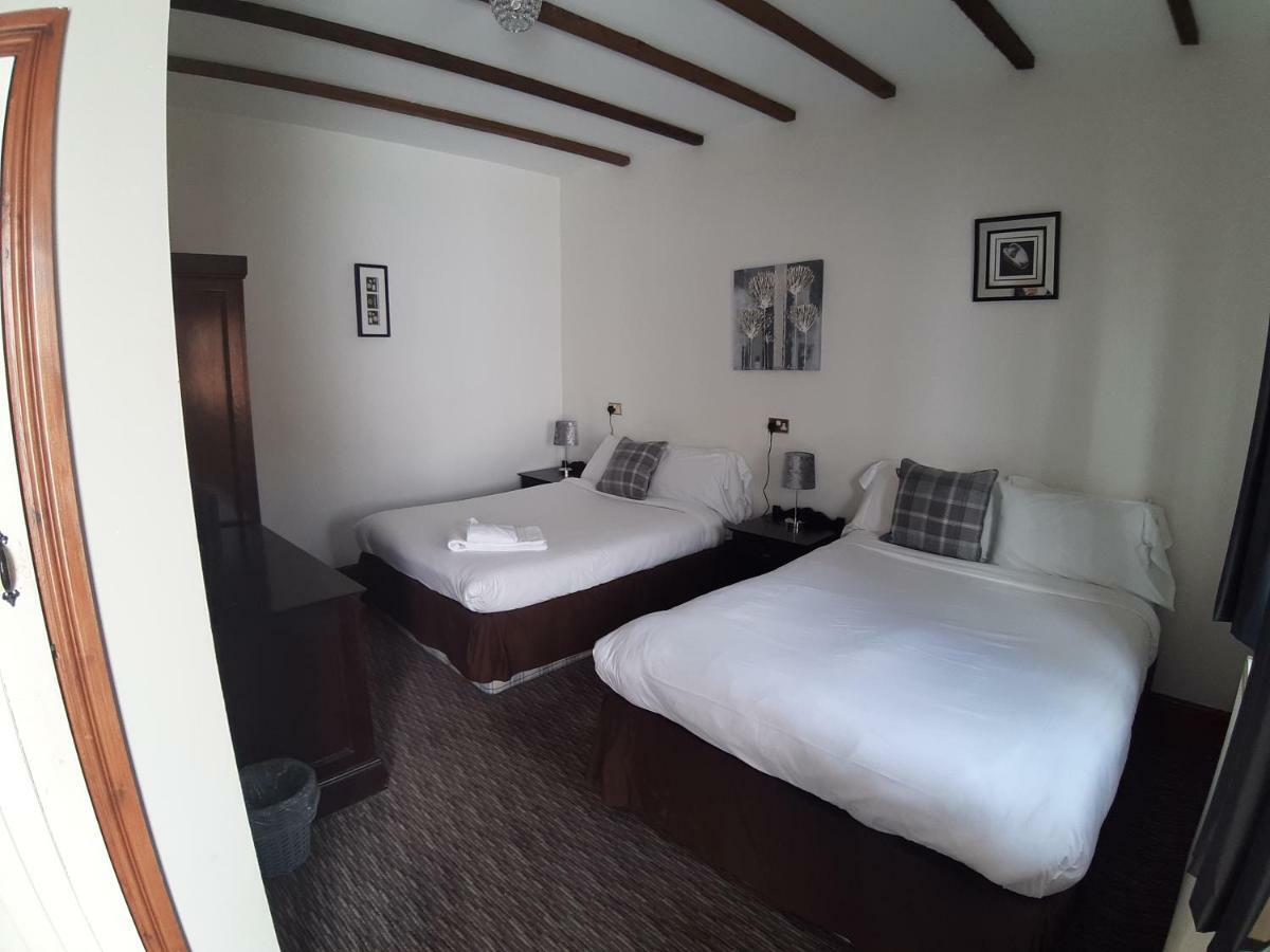 Family Room,889451443:JPEG