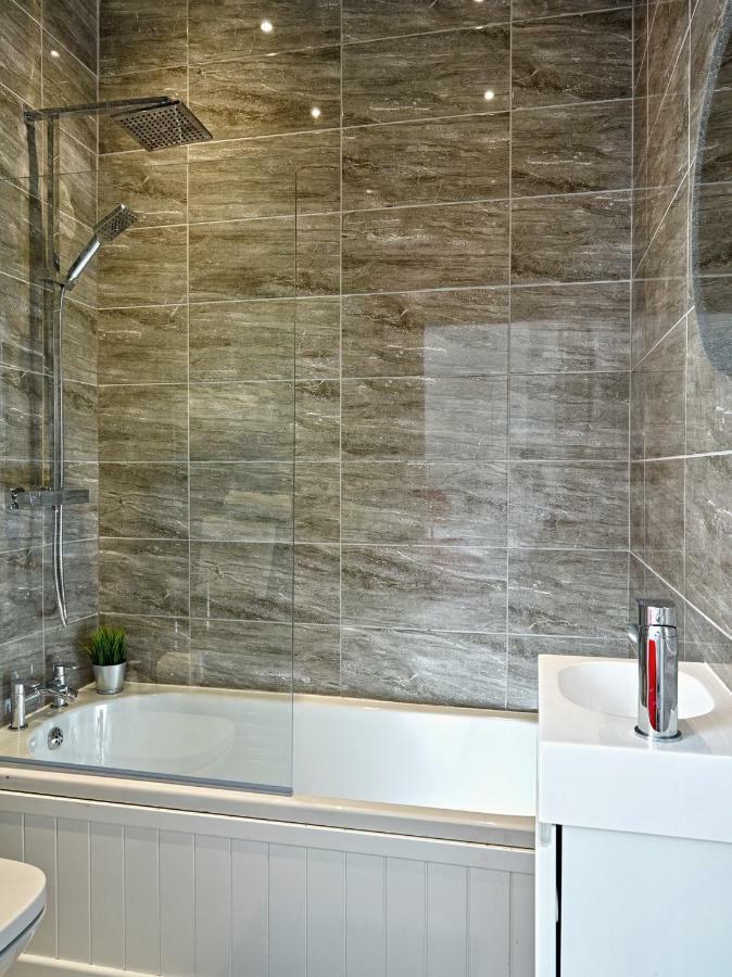 Superior Family Room,891936097:JPEG