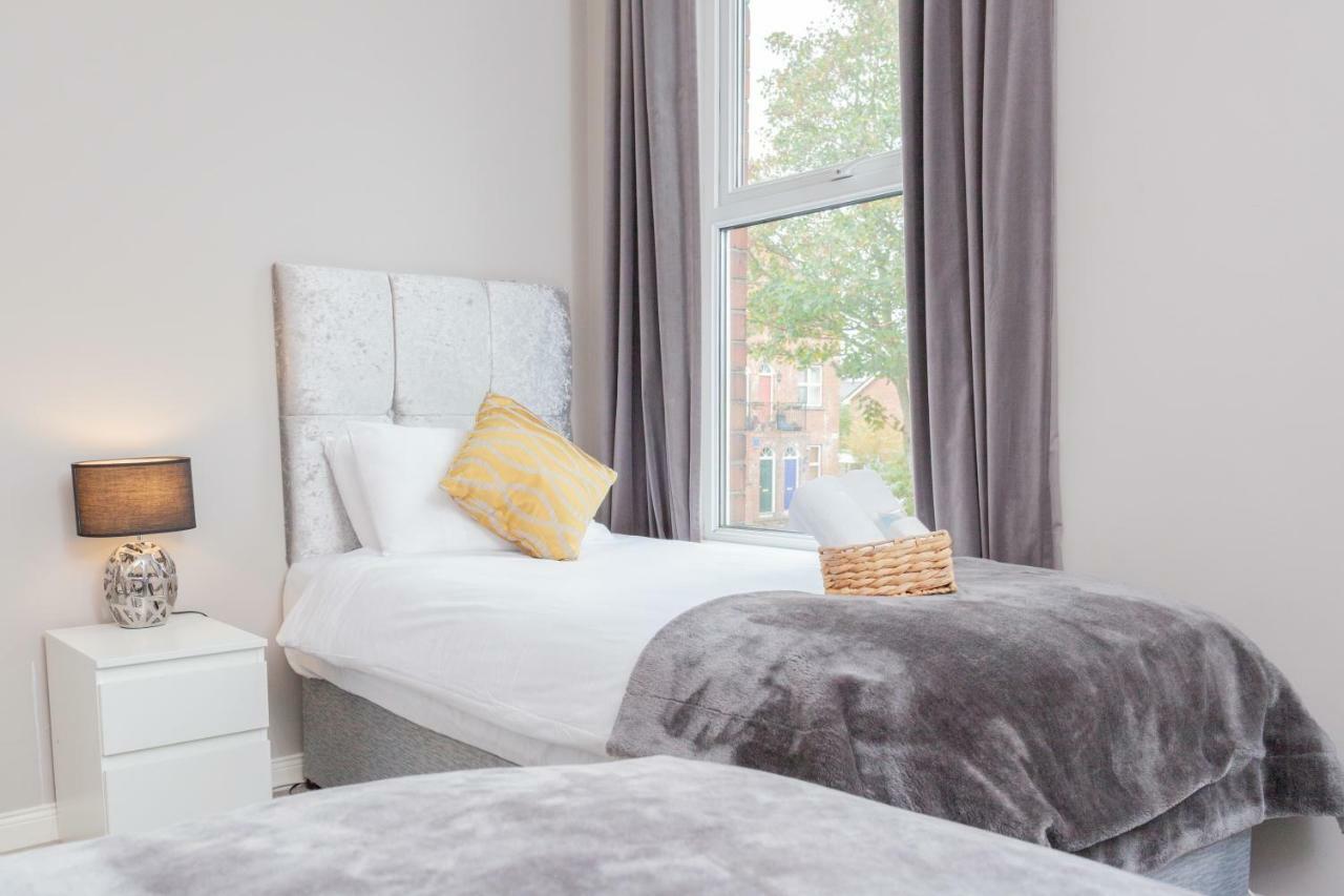 Triple Room with Shared Bathroom