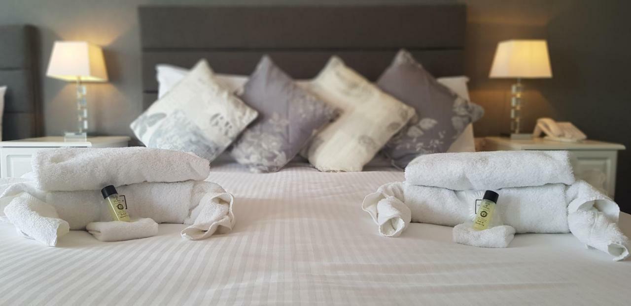 Deluxe Family Room,911818615:JPEG