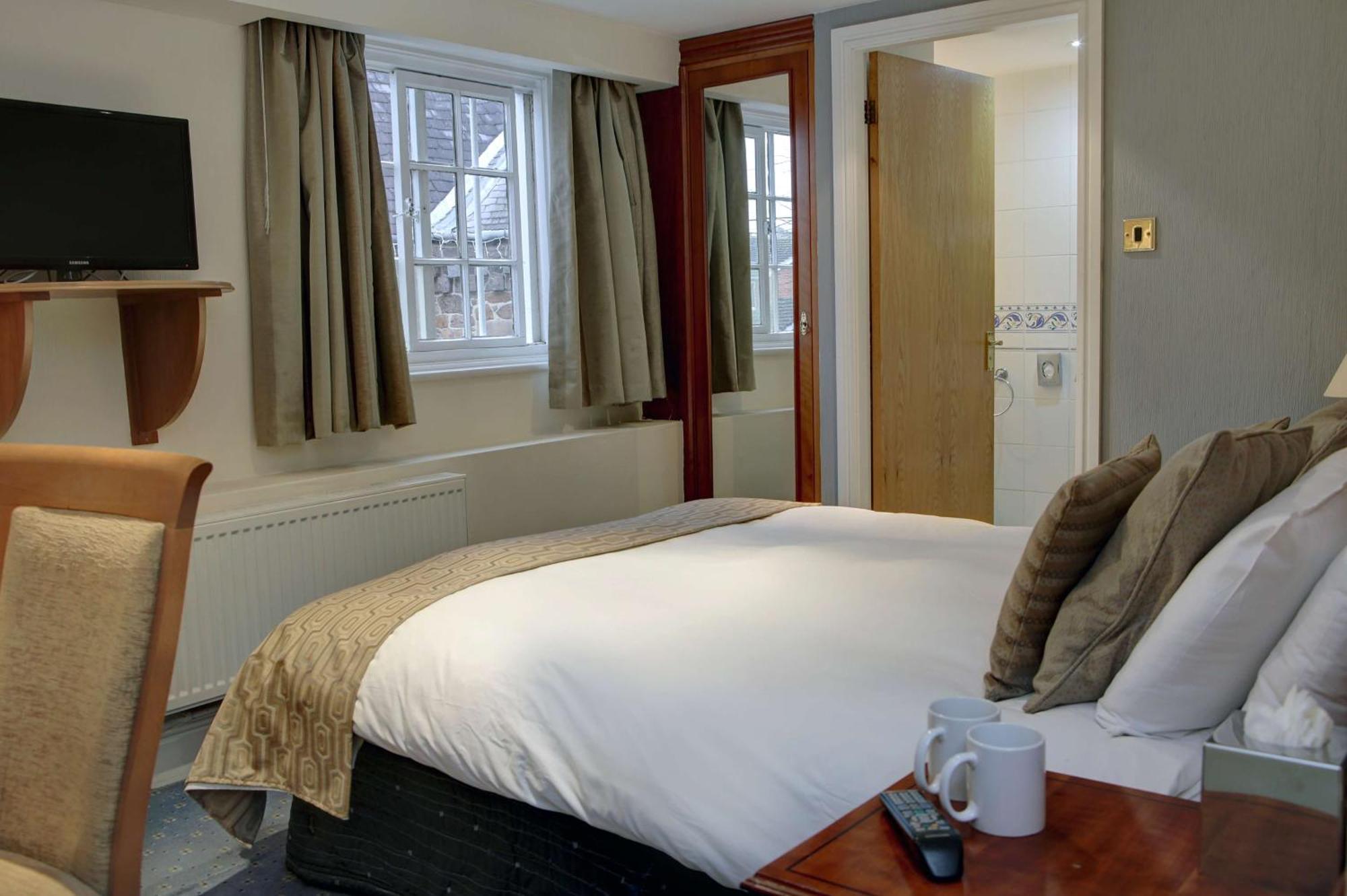 Standard Family Room,1662973633:JPEG