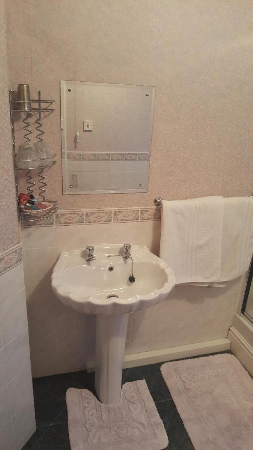 Double Room with Private External Bathroom