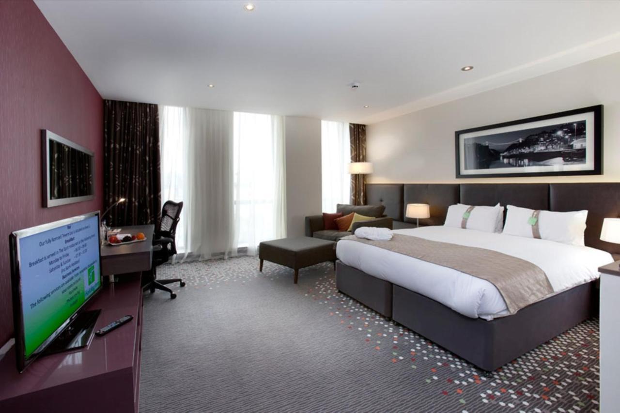 Premium King Room with Sofa Bed