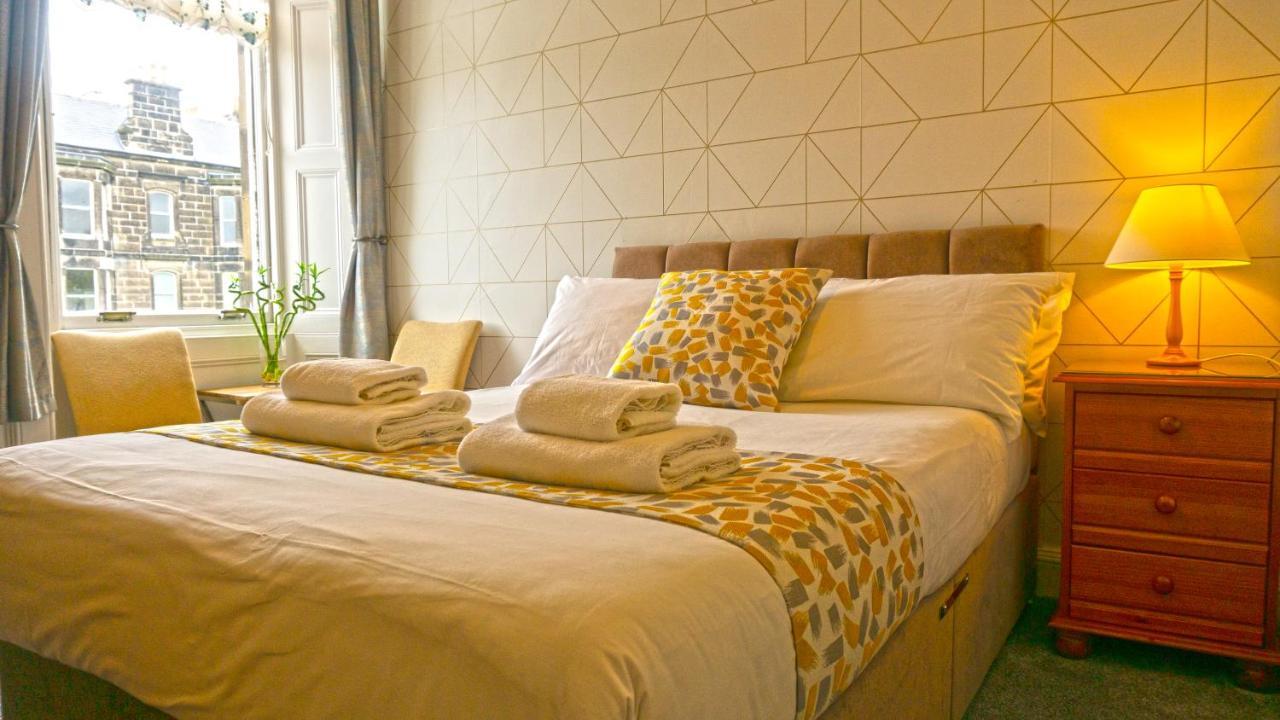 large double room with  private external bathroom,932231251:JPEG
