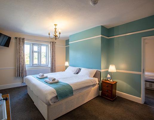 Family Studio,932748517:JPEG