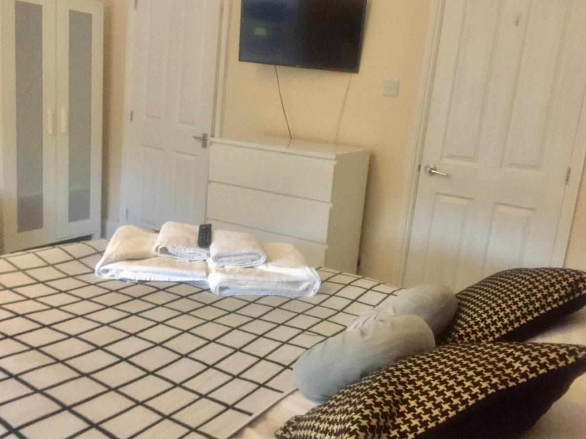 Standard Double Room with Shared Bathroom,1288921267:JPEG