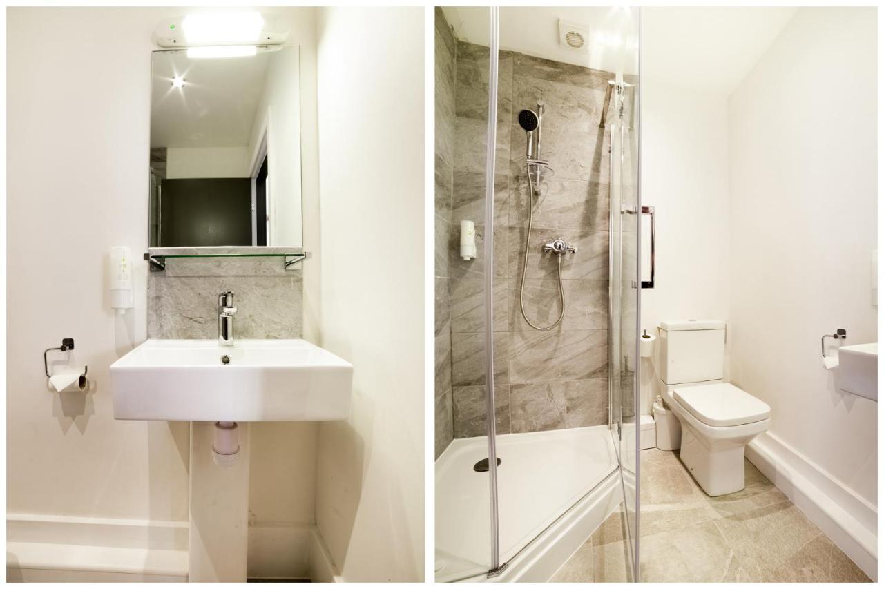 Deluxe King Room with Two King Beds,941918908:JPEG