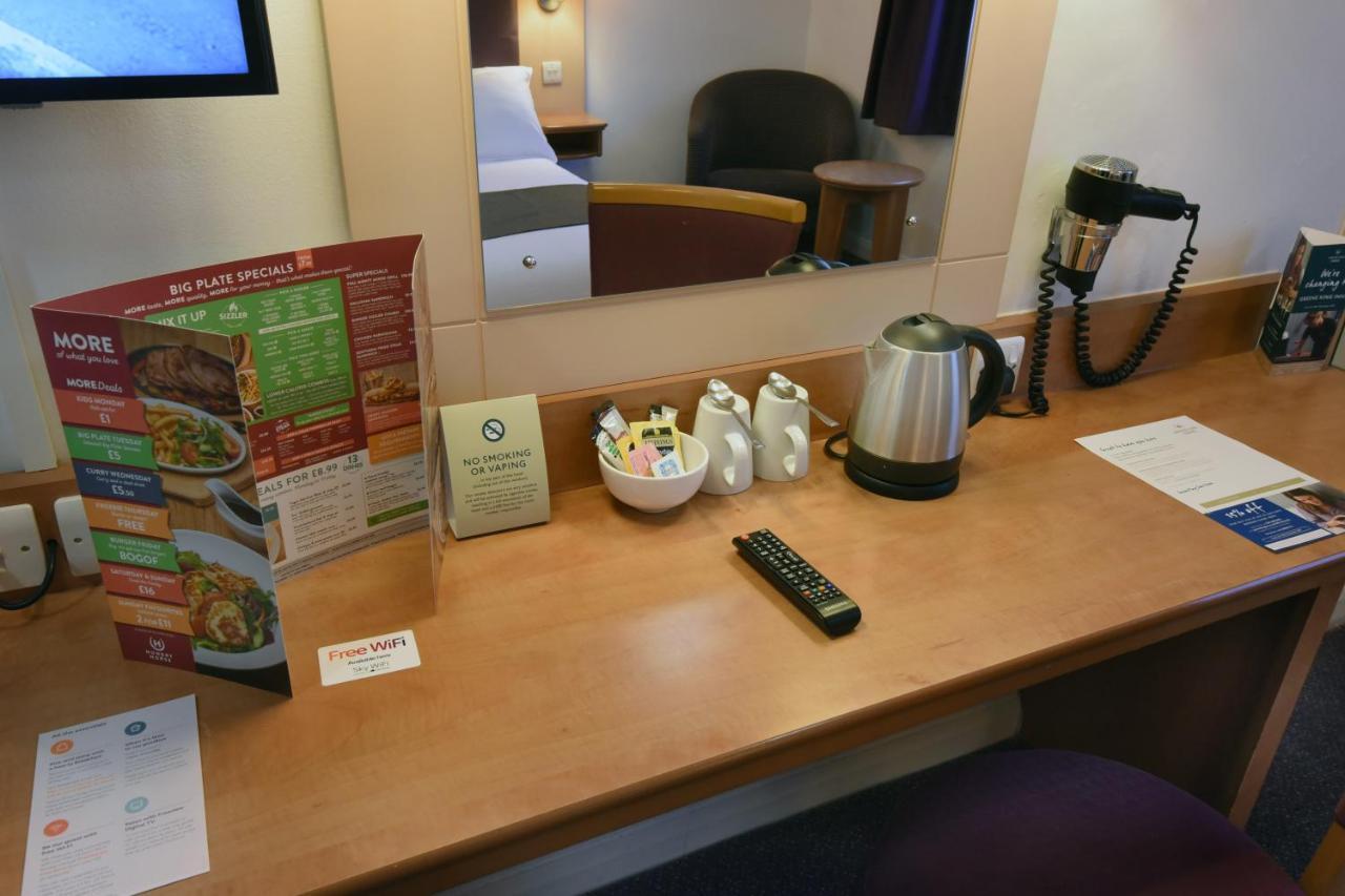 Family Room,955006786:JPEG