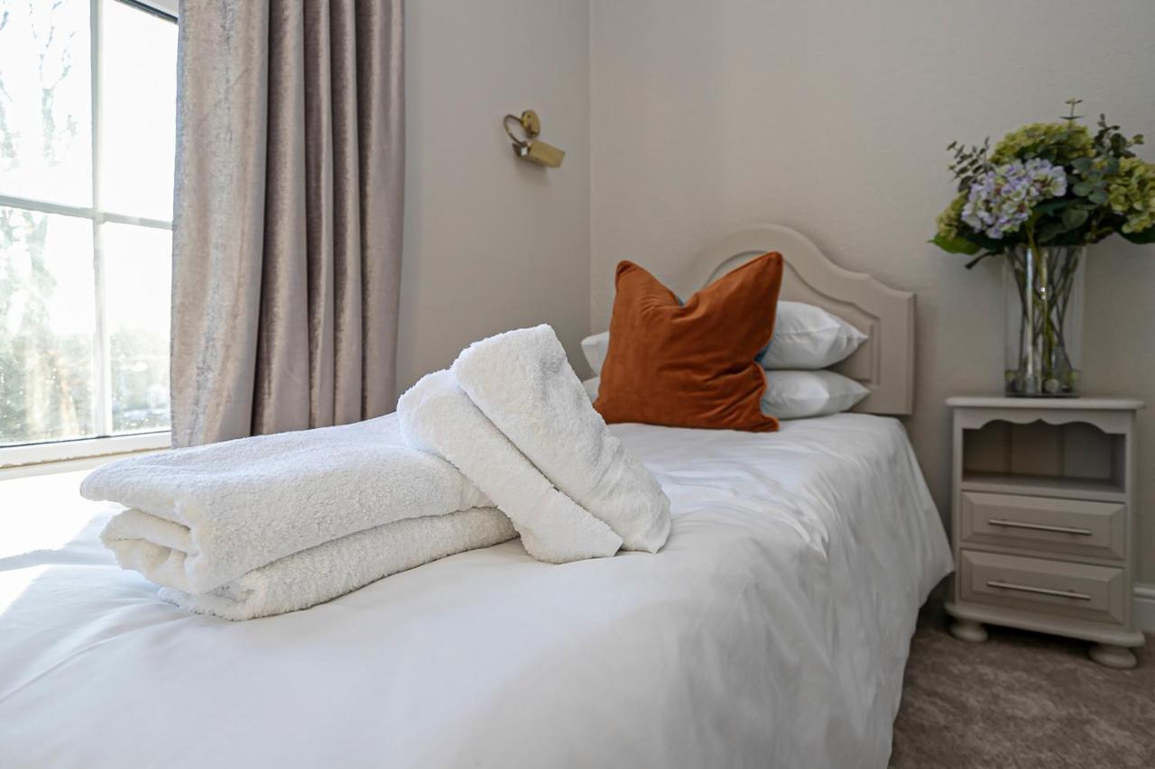 Single Room,955896493:JPEG