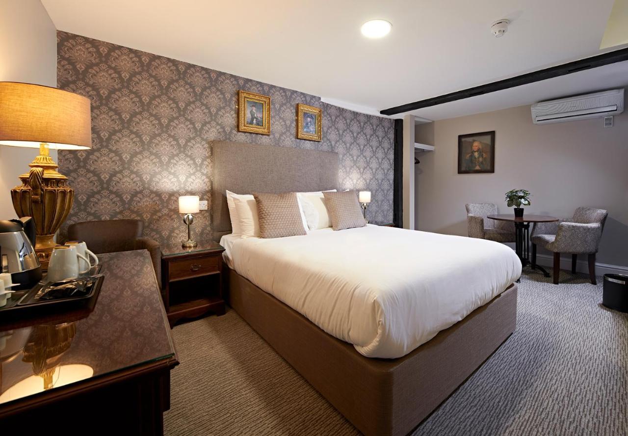 Deluxe King Room - Non-Smoking