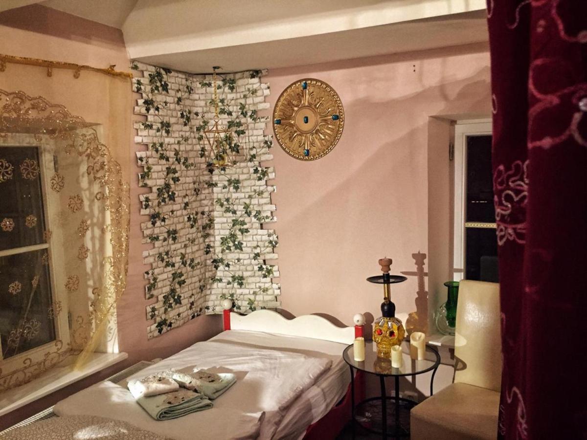 Attic Studio 1st Floor with Private Facilities