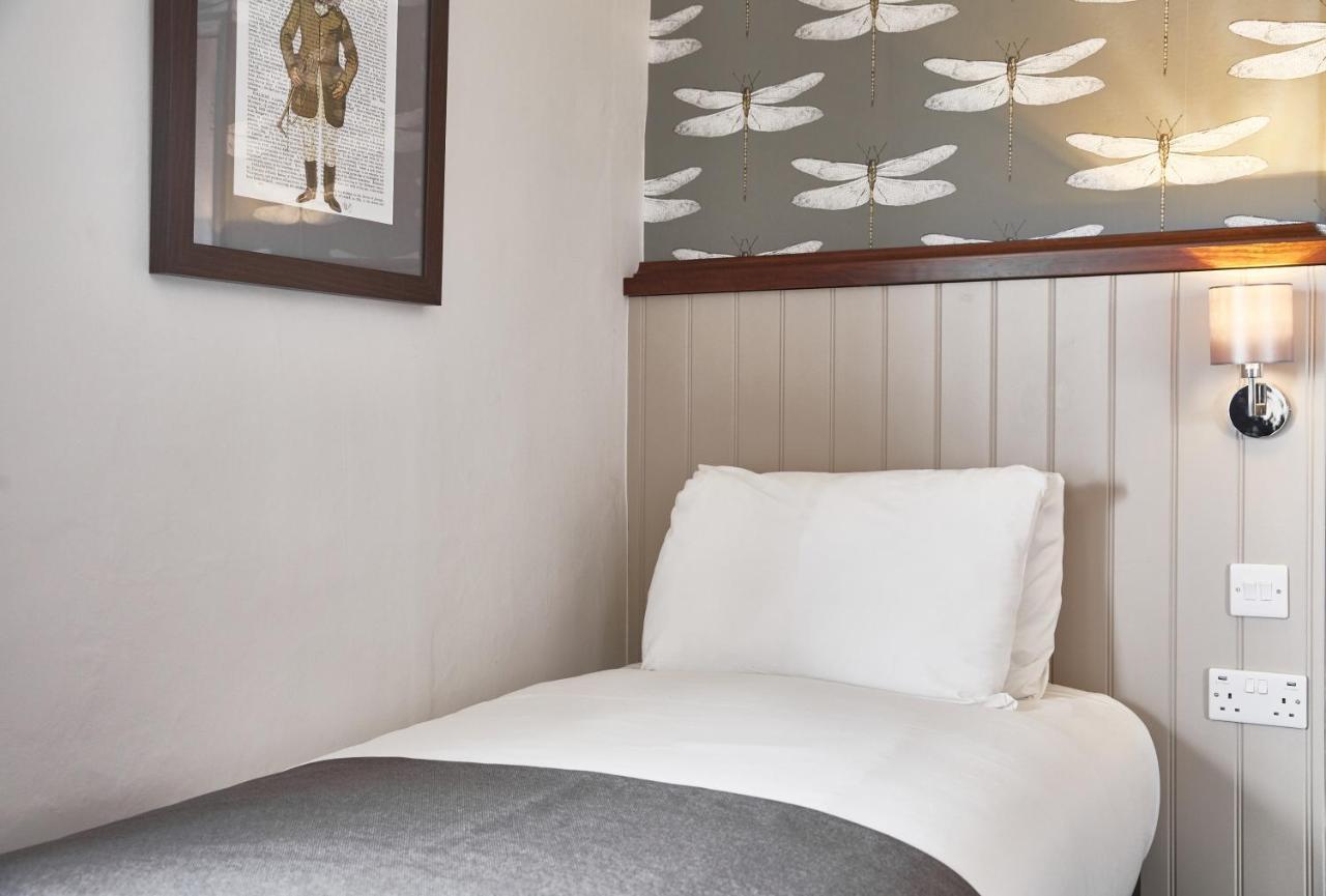 Single Room,981107449:JPEG