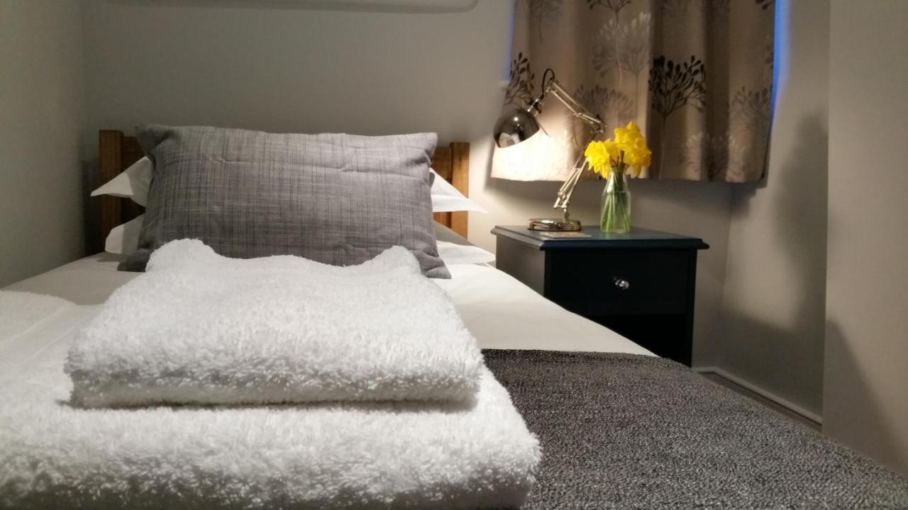 Single Room,982327219:JPEG