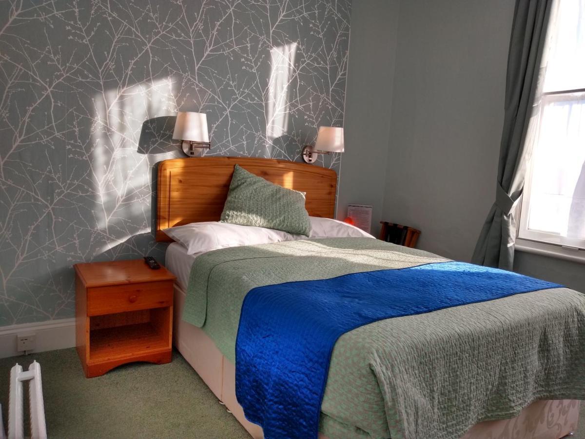 Standard Double Room with Ensuite Bathroom