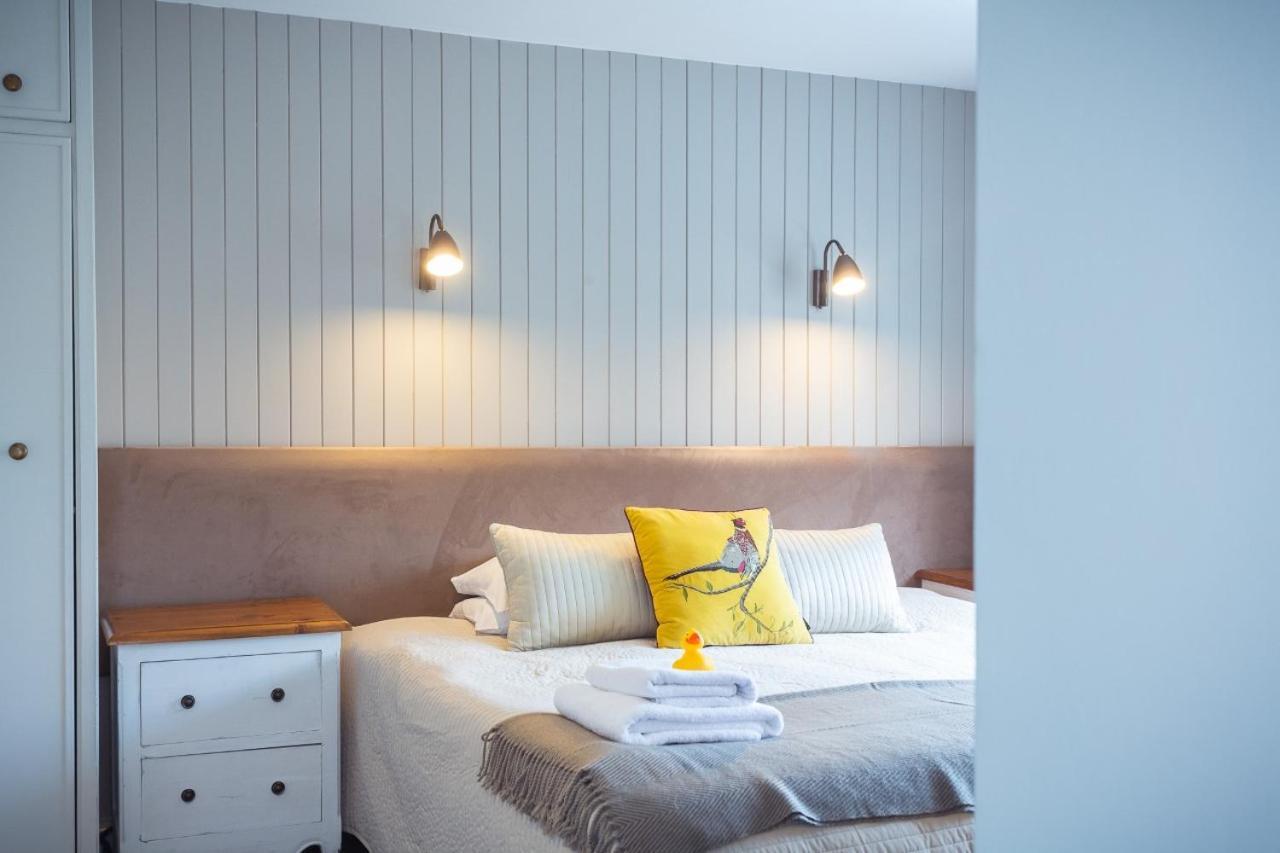 Double Room,1571316317:JPEG