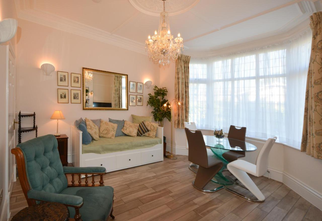 Geranium Suite,998928198:JPEG