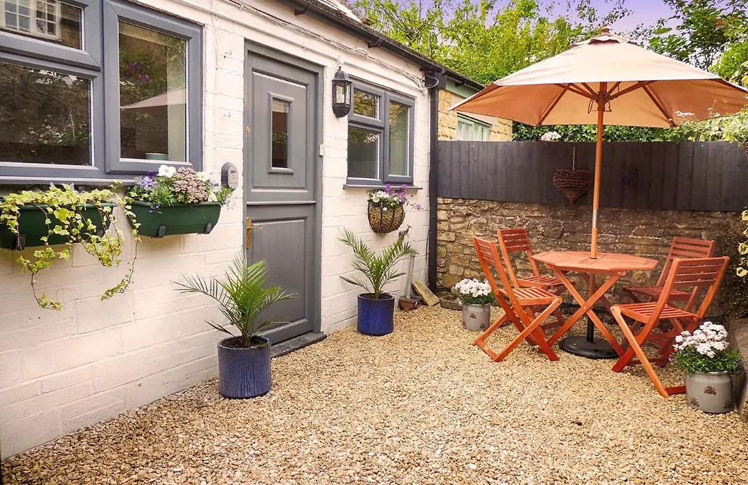 The Lansdowne Cottage-1