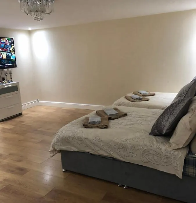 Big Room Rusholme With Tv And Private Bathroom-Parking&Wifi-1