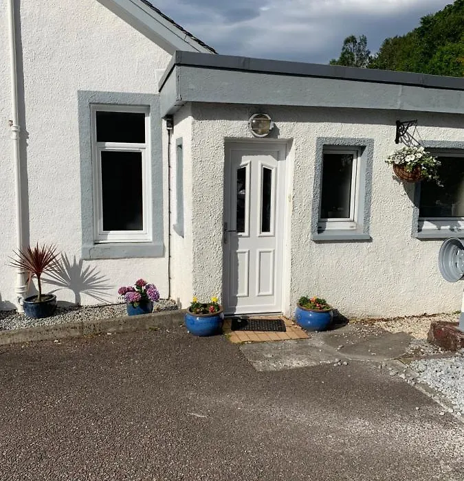 Alt-An Ensuite Self Catering Apartment With Twin Bedroom-1