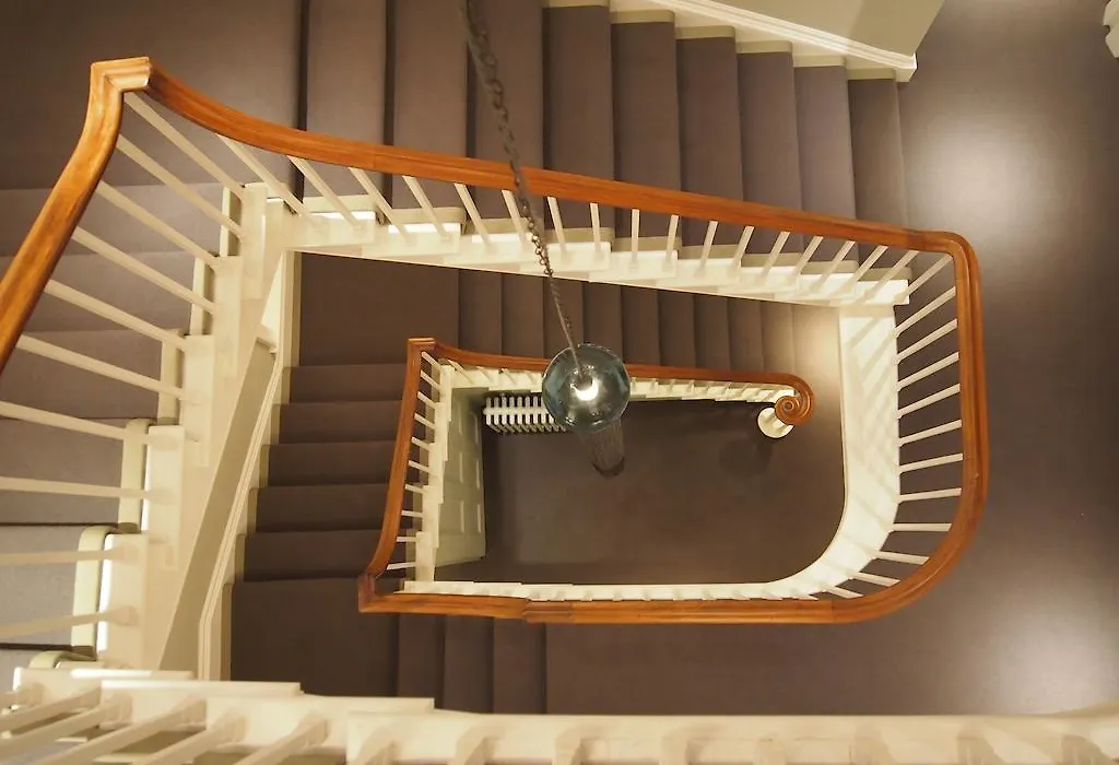 Houndgate Townhouse-1