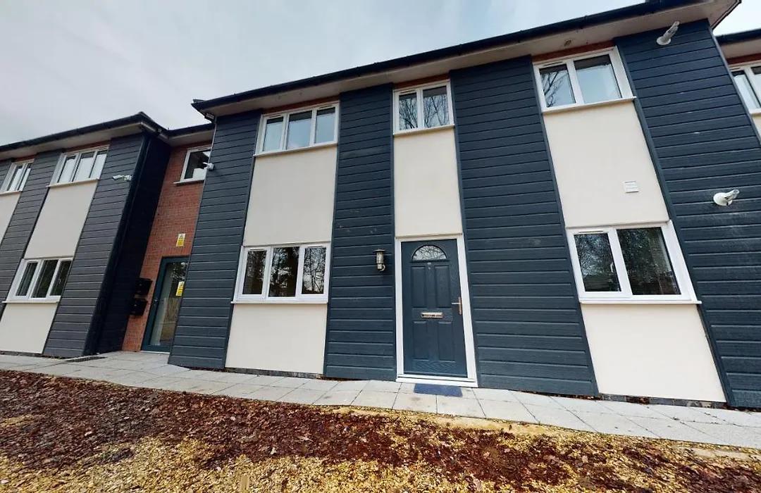 Step Free 2 Bedroom Apartment, Business, Leisure, Contractors, Srk Serviced Accommodation-1