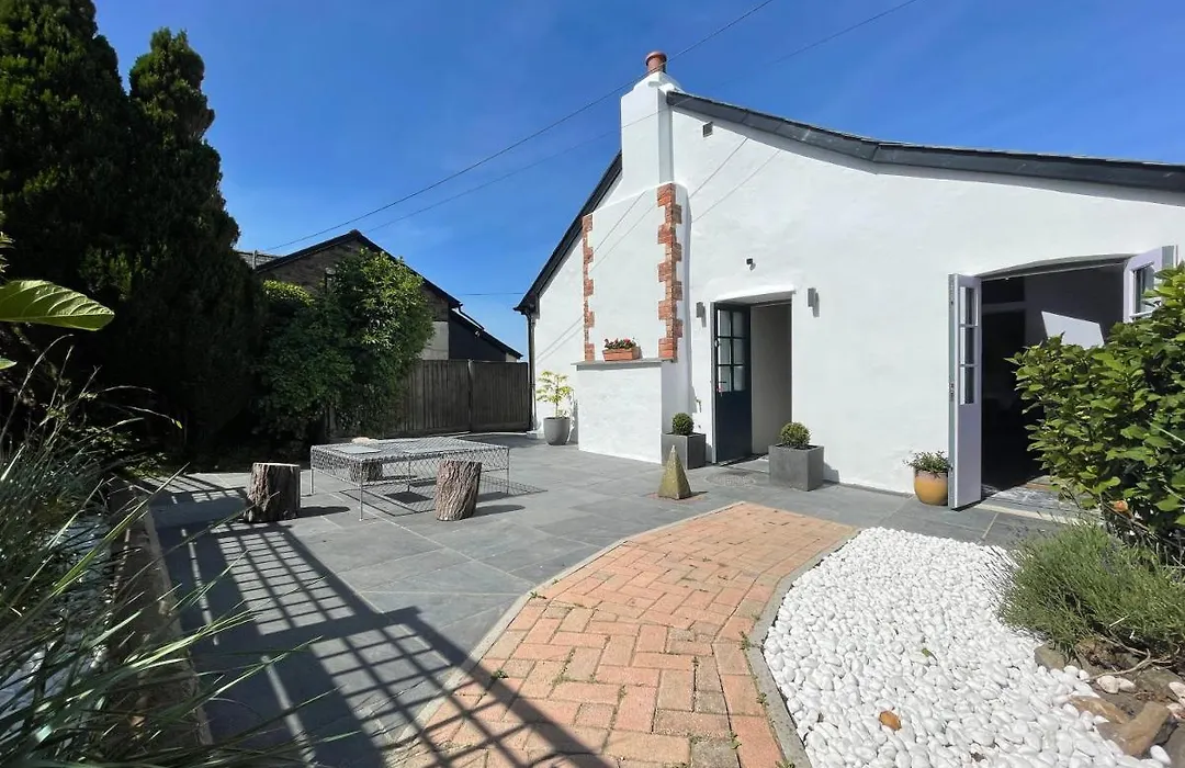 Moorview House-1