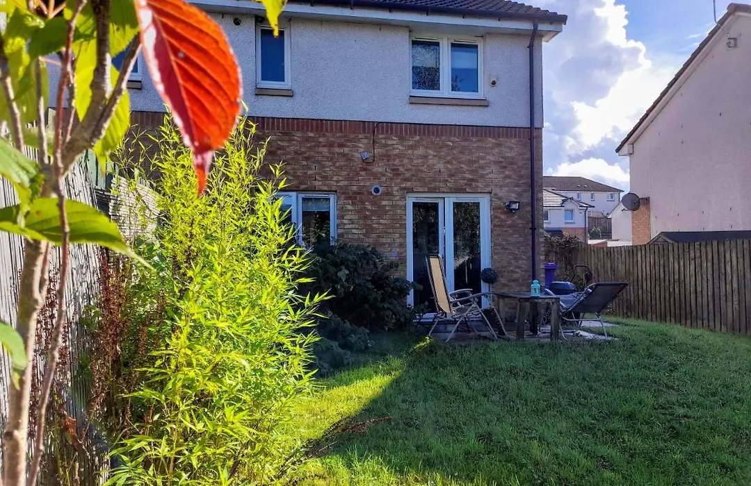 2Bed Guest Wing - Charming Glasgow Villa - Off M8 M80-1