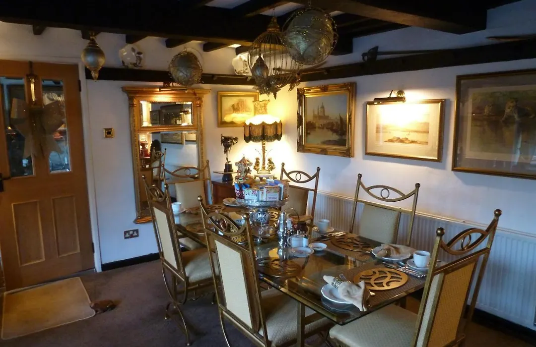 Newark Lodge Guest House-1