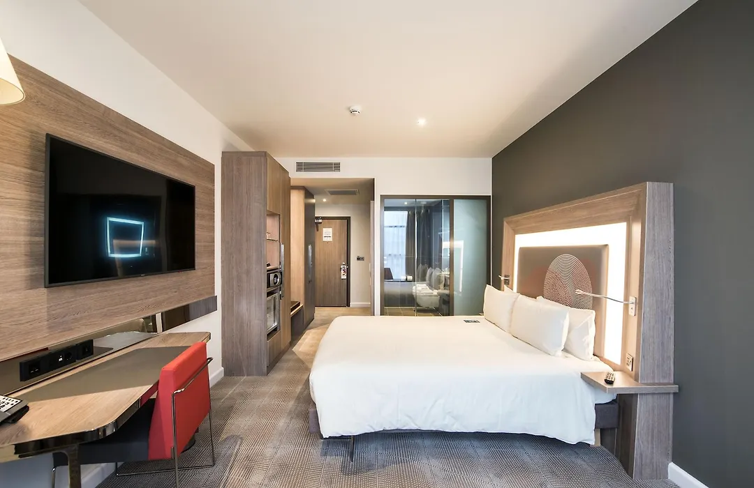 Novotel London Heathrow Airport T1 T2 And T3-1