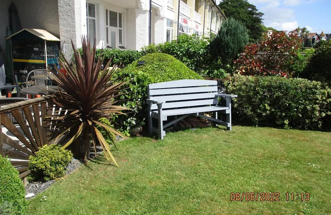 Sefton Lodge Seafront ,Panoramic Sea View Ensuite Balcony Rooms Available, Guest Garden-1