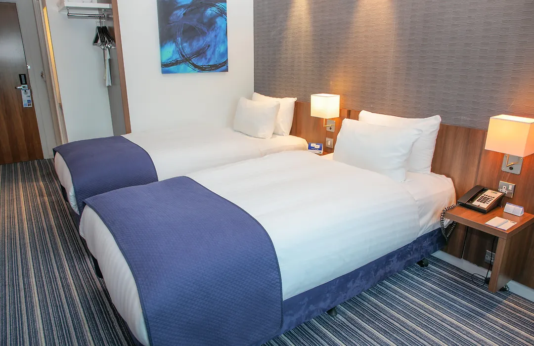 Holiday Inn Express London Heathrow T5 By Ihg-1